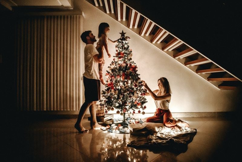 Brighten Up Your Holidays: Choosing the Right Pre Lit Christmas Tree