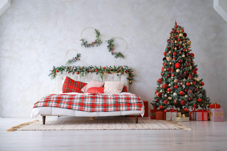 A Festive Guide to the Best Prelit Artificial Christmas Trees